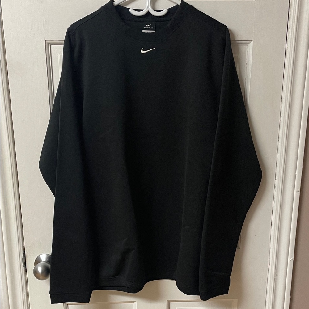 Nike ThermaFit black long sleeve crewneck men’s size XL